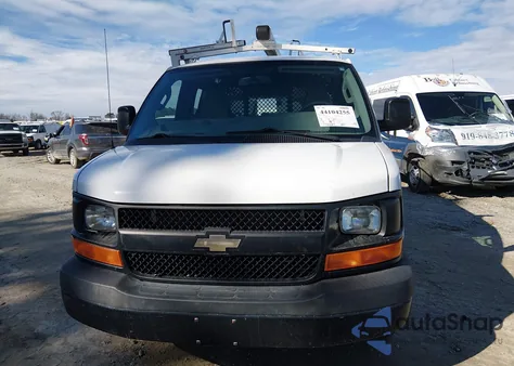 2017 Chevrolet Express 2500 Work Van z USA, uszkodzony, nr VIN 1GCWGAFF8H1247800